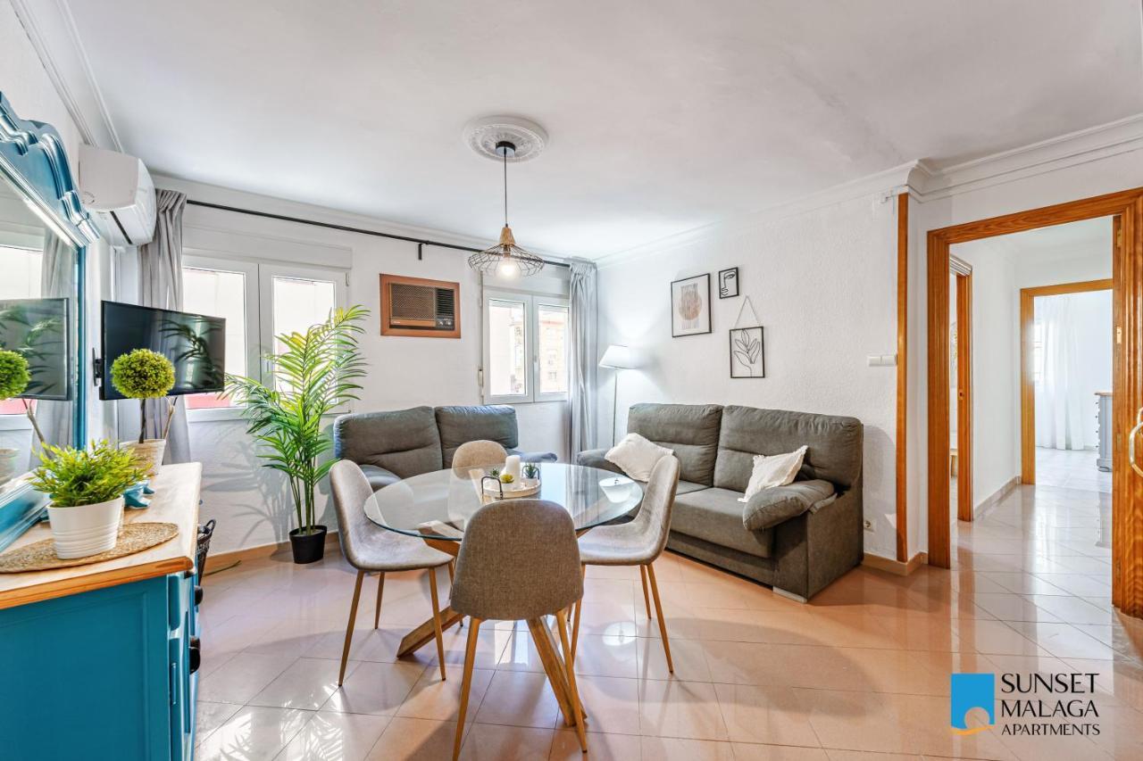 Malaga Central Station Apartment Exterior foto