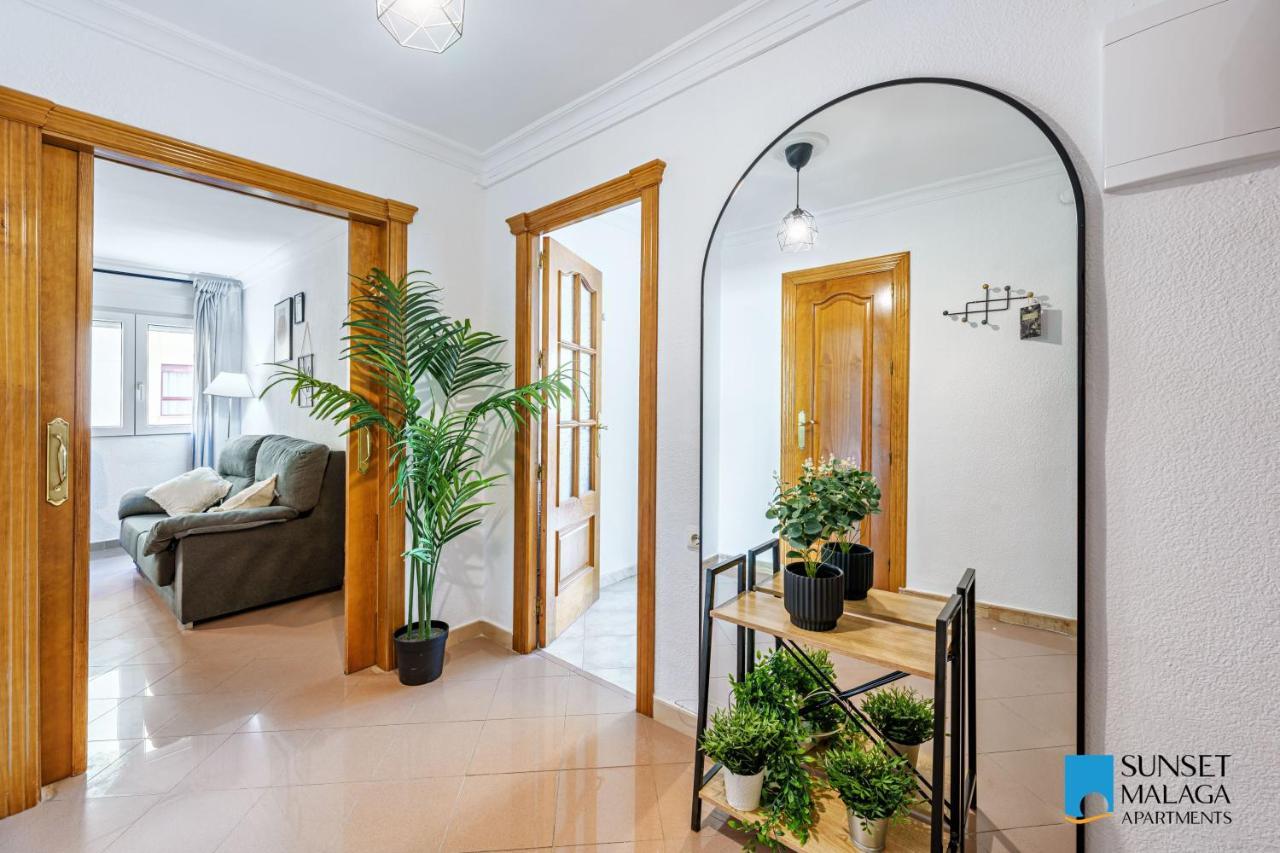 Malaga Central Station Apartment Exterior foto
